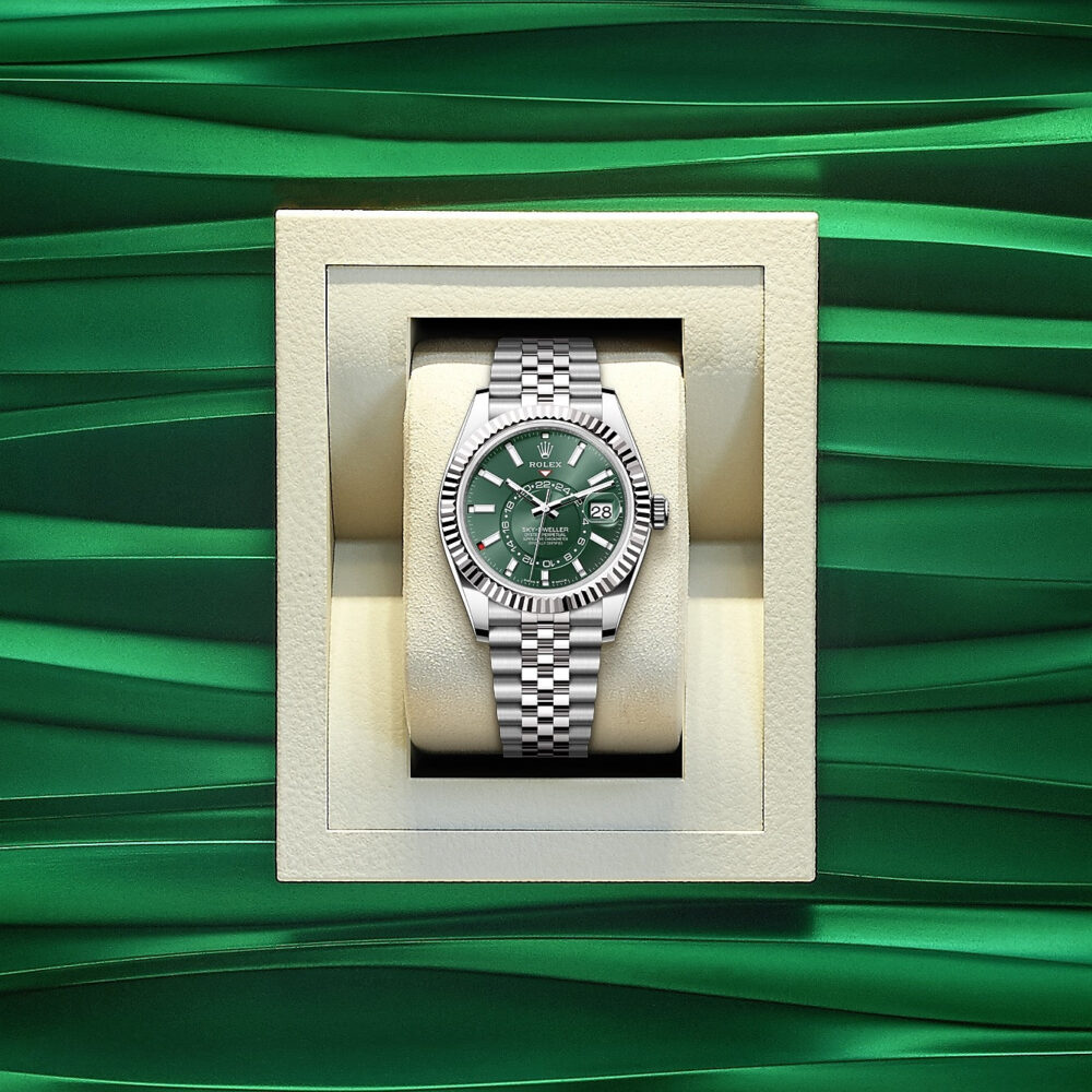 Sky-Dweller, 42mm, Oystersteel and 18k White Gold, Green, Jubilee