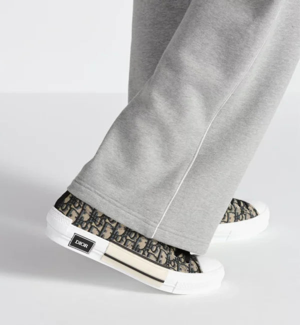 B23 League Low-Top Sneaker