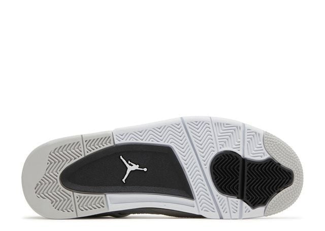 Nike Air Jordan 4 Retro ‘Military Black’